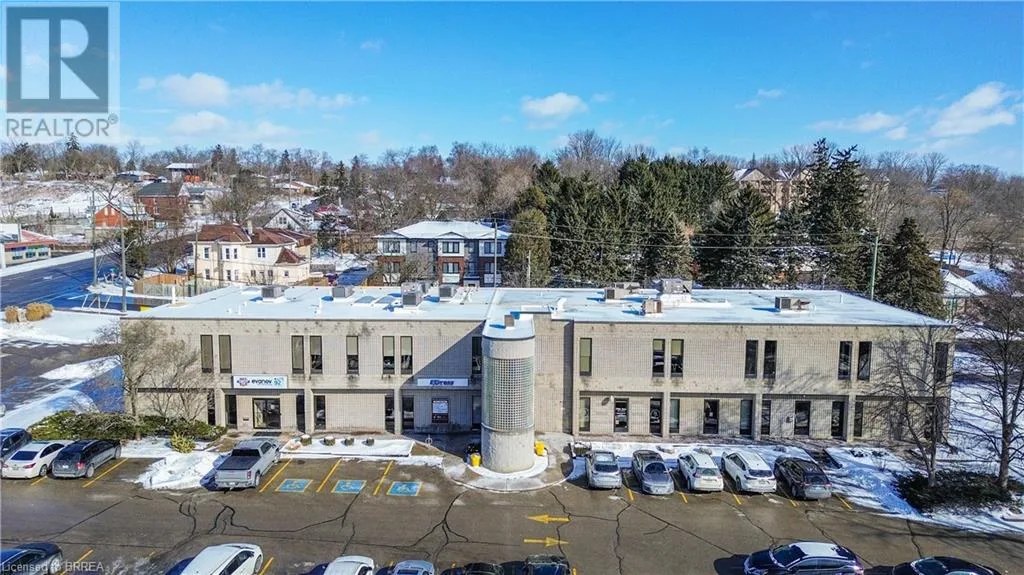 Exterior of the Quinte Eye Centre Brantford clinic